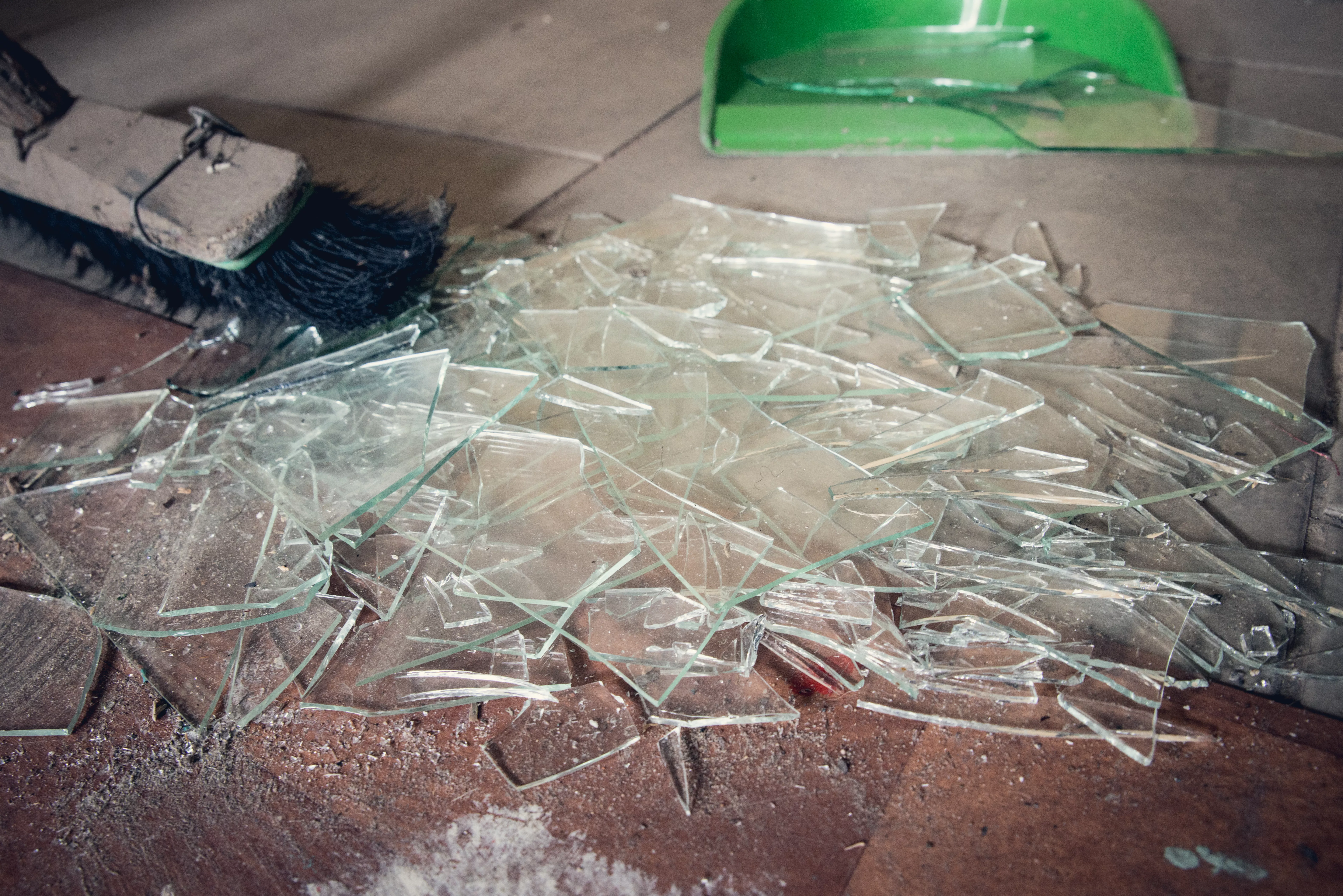 How to Clean Up Broken Glass in Quick & Easy Ways